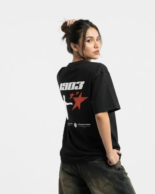 Camiseta L. Aragonés negra puesta, estudio