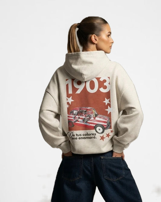 Sudadera con capucha Tus Colores crema puesta, estudio