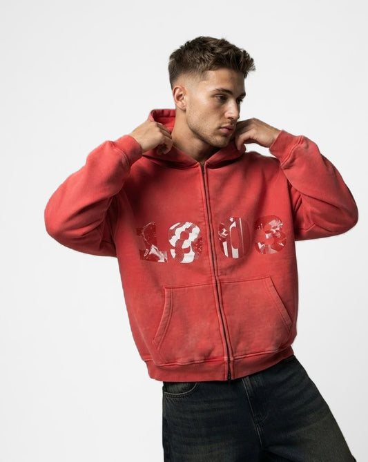 Sudadera con cremallera Neptuno Classic roja puesta, estudio