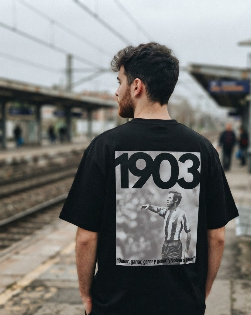Camiseta Ganar, Ganar y Ganar negra puesta, aficionado