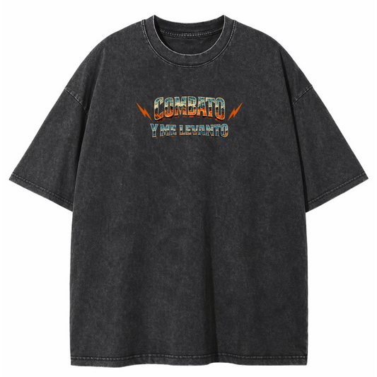 COMBATO Y ME LEVANTO WASHED T-SHIRT