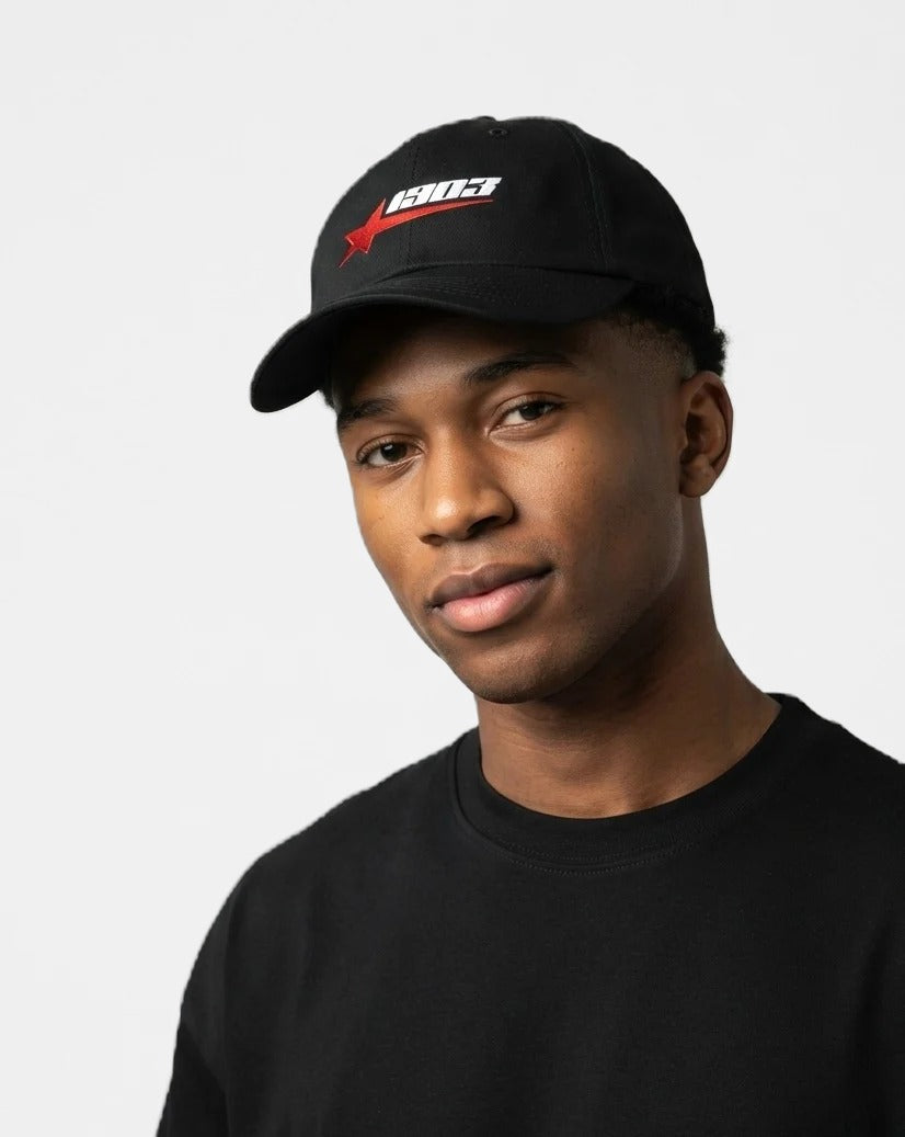 Gorra 1903 Star negra puesta, estudio