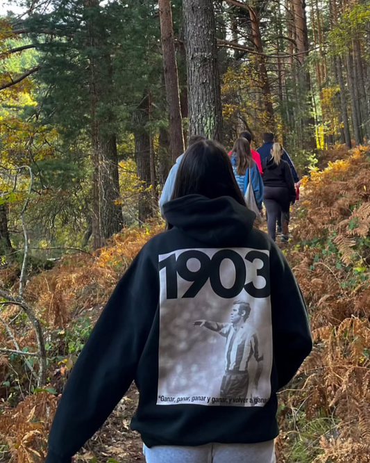 Sudadera con capucha Ganar, Ganar y Ganar negra puesta