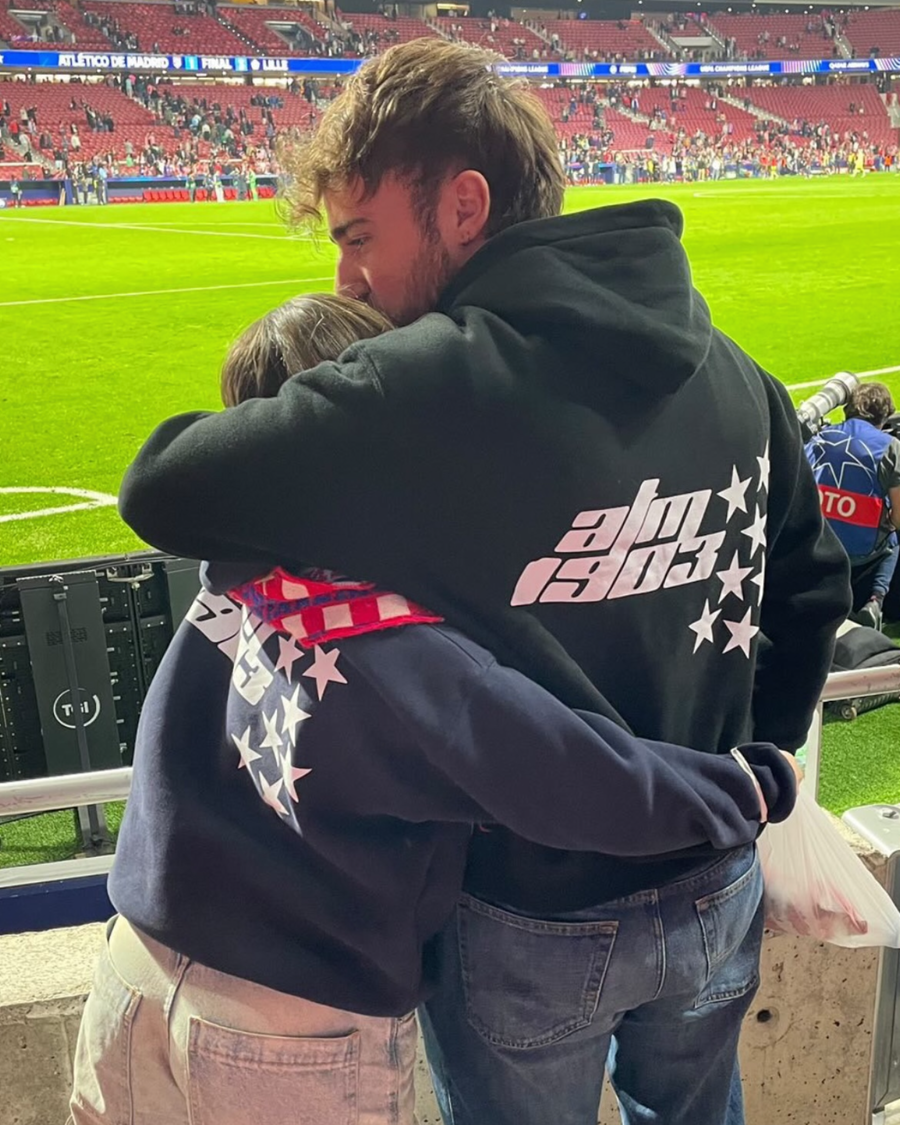7 STARS HOODIE