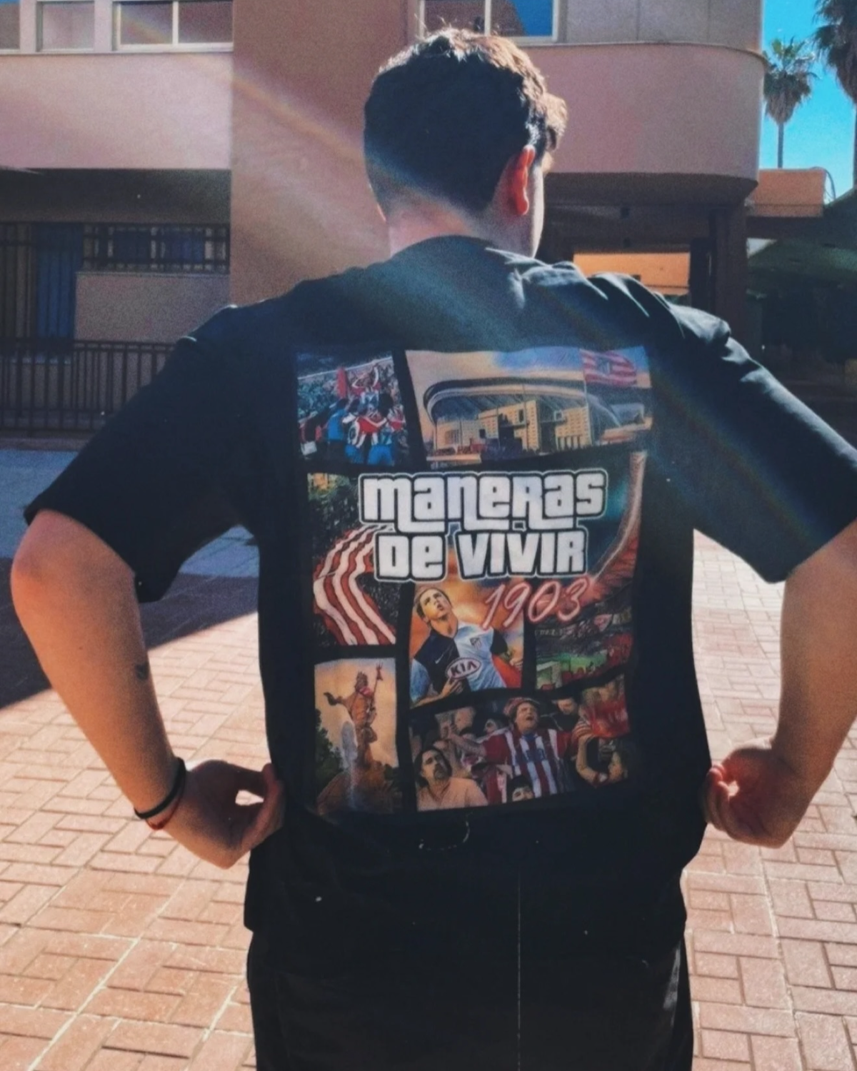 Camiseta GTA: Maneras de Vivir negra puesta