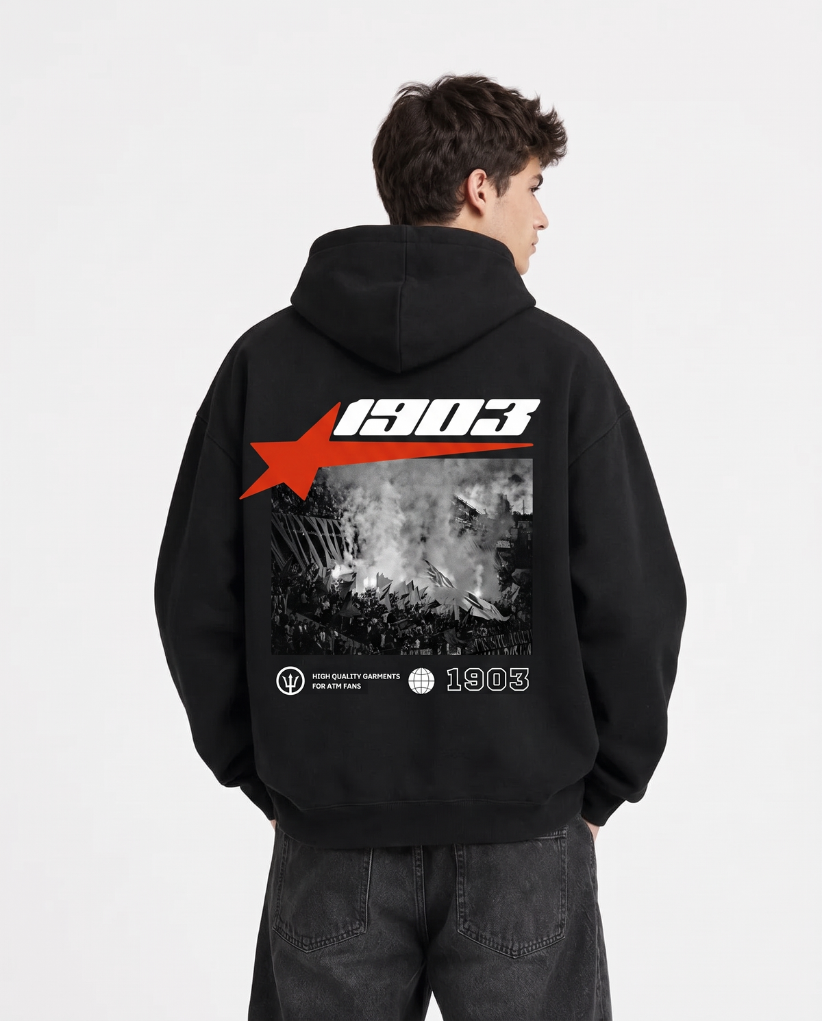 Afición Hoodie negro - foto de estudio